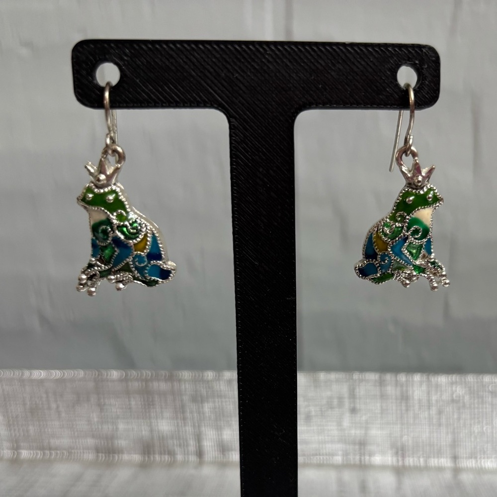 5/$25 (Pick 5 items for $25 Labeled) Silvertone and Green/Blue Frog Earrings